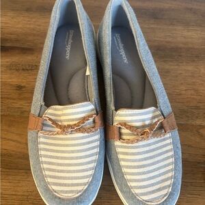 Grasshoppers Women's Striped Blue and Tan Loafers